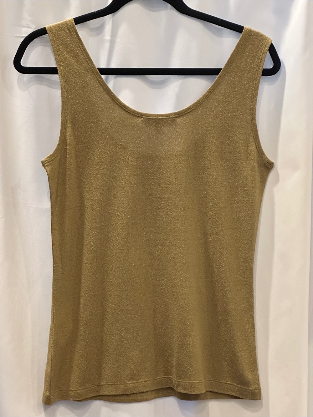 Amour Vert Clarisse 100% Silk Tank Top NWT Elm Olive Green Stretch Knit Size M - Picture 7 of 8